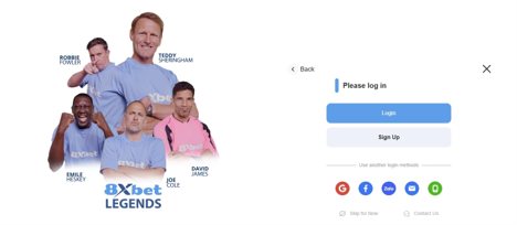 Người dùng chọn nút đăng nhập trên giao diện 8XBET để bắt đầu truy cập tài khoản